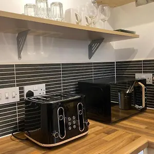  Apartment The Onyx - 1 Bed W/ Free Parking