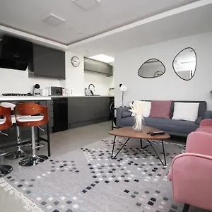  Apartment Mackintosh Flat 1 By Mia Living 2 Bedroom Near The Centre