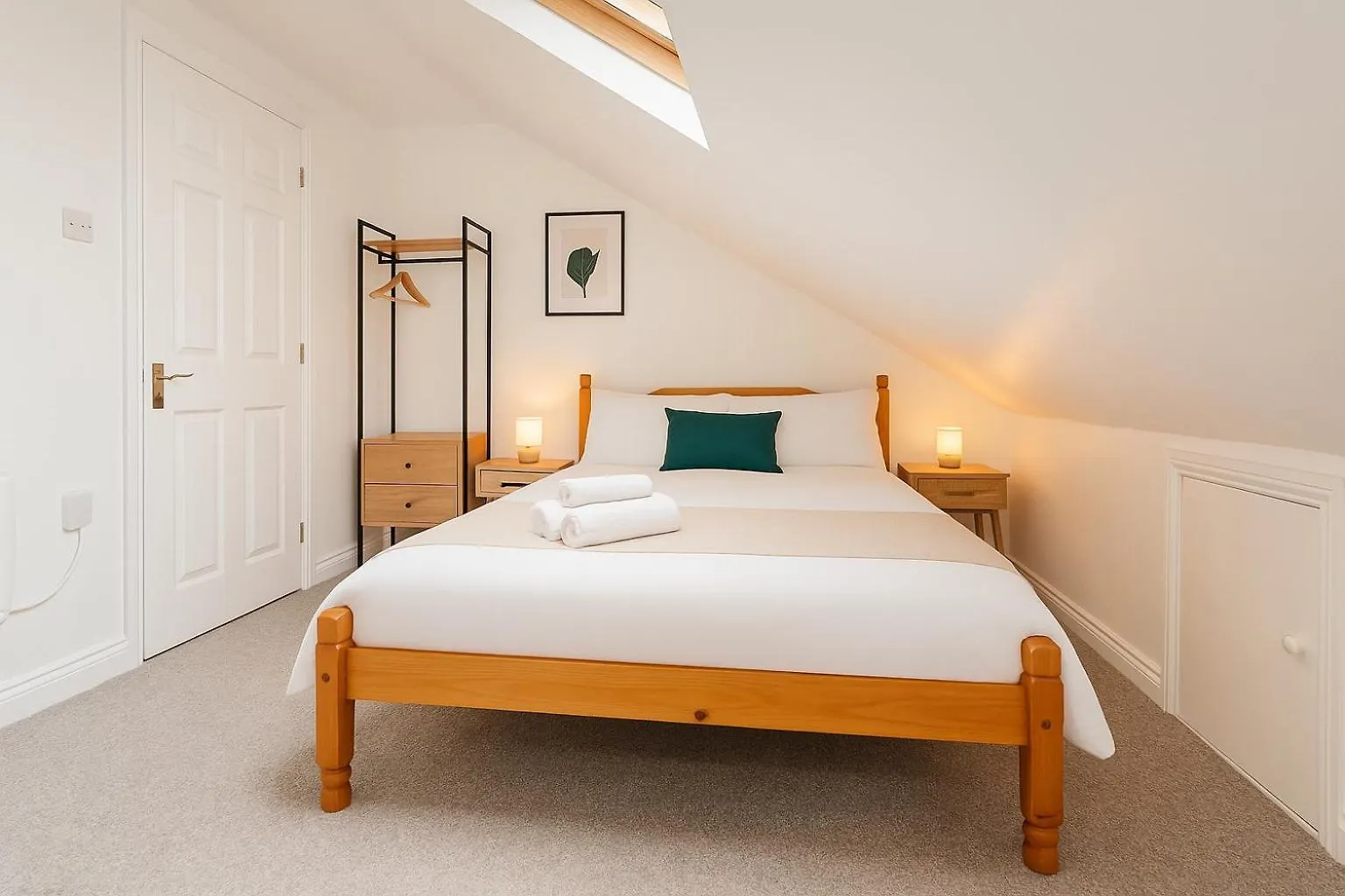 8 Person, 4 Bedroom Light, Warm & Modern Apartment Cardiff Regno Unito